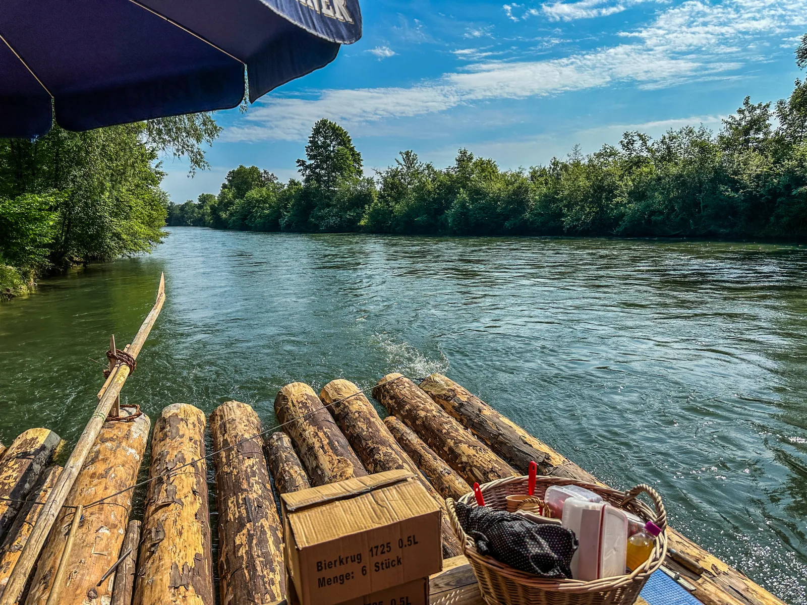Floß auf der Isar in Bayern